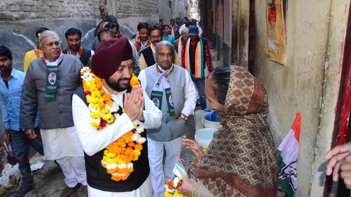 Arvinder Lovely meeting people of his constituency | Photo: Aneesha Bedi | ThePrint