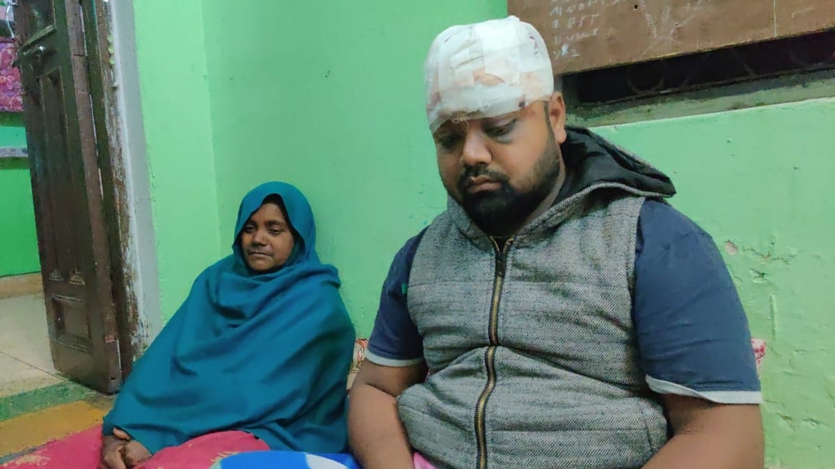 Monu Kumar with mother Madhu in Brahmpuri | Photo: Fatima Khan | ThePrint