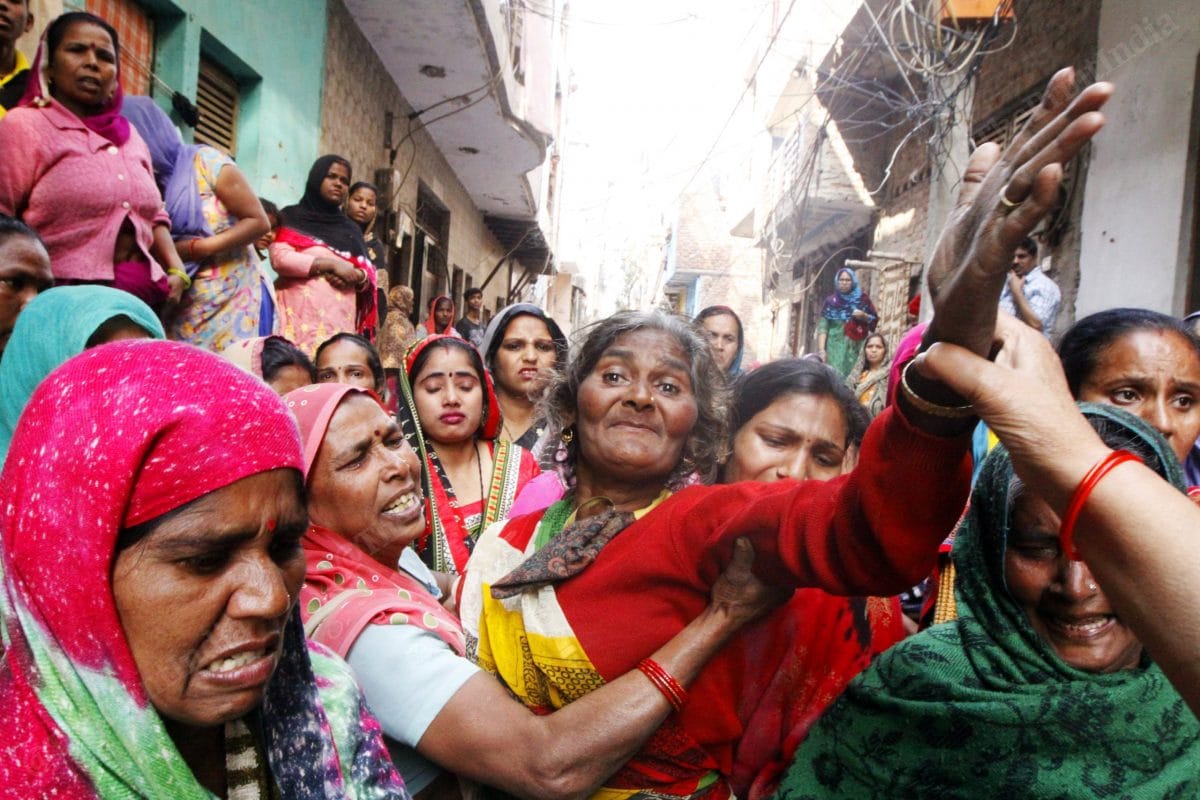 On the departure of the deceased, the mother shouted saying, " Where are you taking my child" | Photo: Praveen Jain | ThePrint