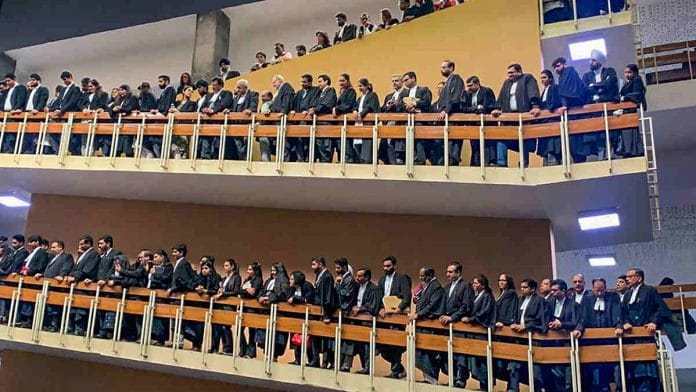 Advocates during farewell function of Justice S. Muralidhar at Delhi High Court in New Delhi, Thursday