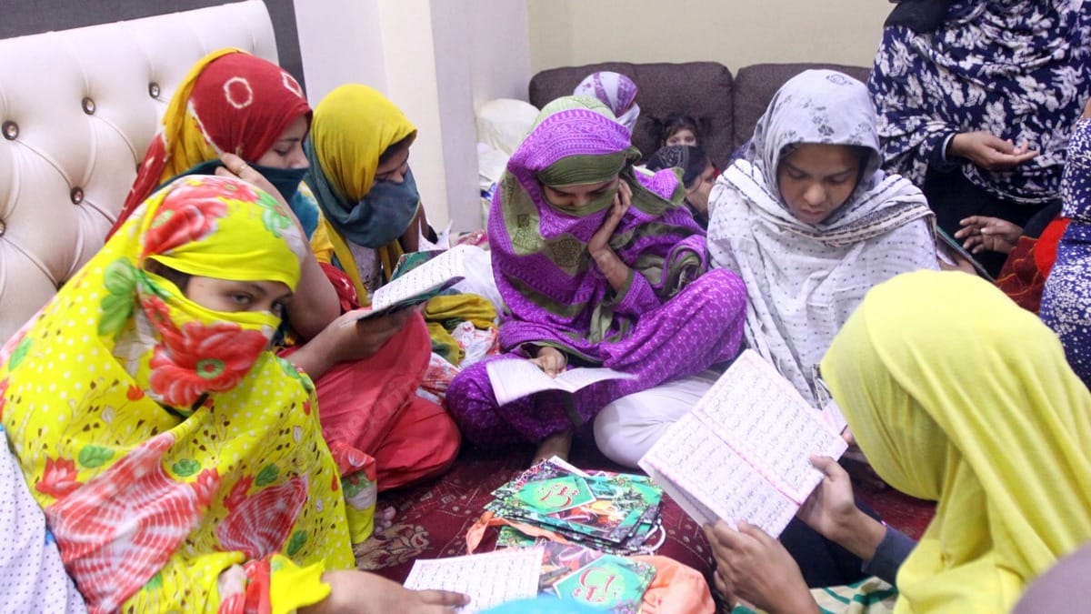 Women inside Chaman Park shelter home. | Photo: Praveen Jain | ThePrint