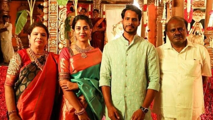 Nikhil Gowda and his fiancee Revathi with his parents, former CM H.D. Kumaraswamy and Anitha Kumaraswamy | Nikhil Gowda | Facebook