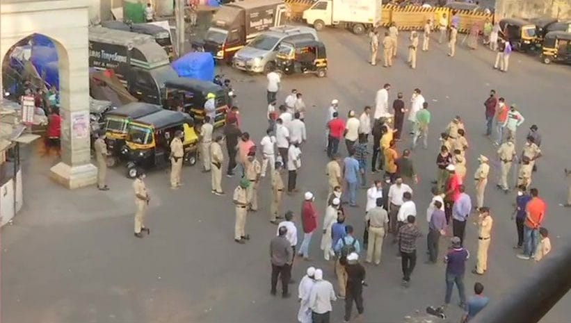 Migrant workers outside Bandra railway station | ANI