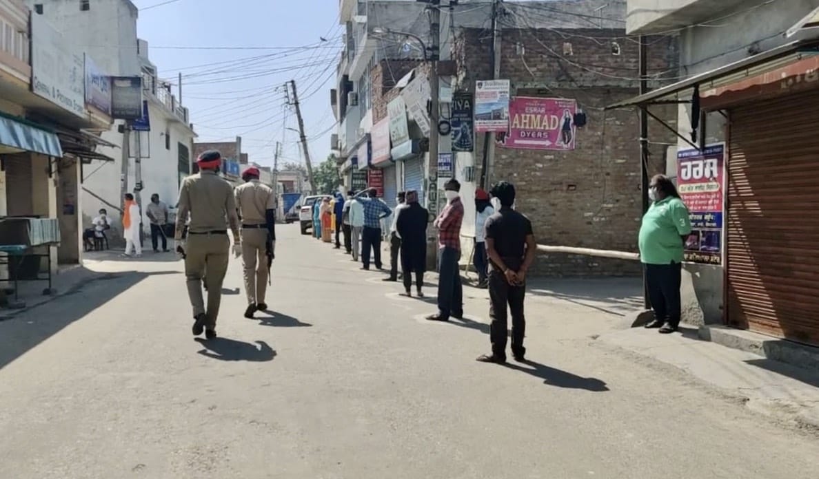 Social distancing norms being followed at a pharmacy in Sunnet village in Ludhiana. | Photo: Urjita Bhardwaj/ThePrint
