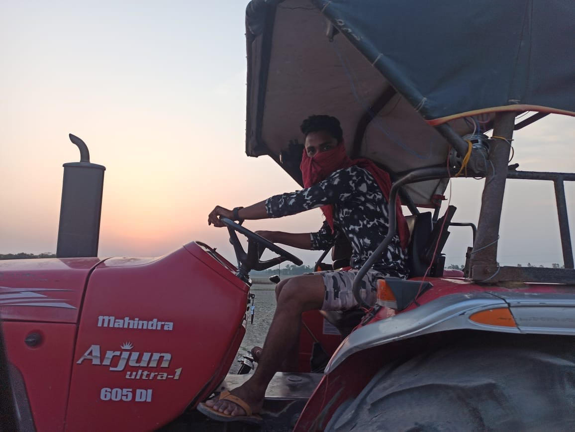 Ram Kripal's family arrived near the funeral site on a tractor | Bismee Taskin | ThePrint