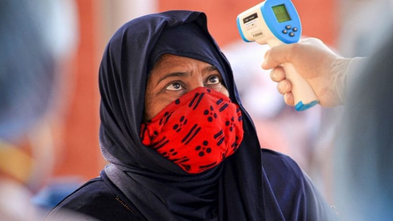 Face masks for all can help contain virus and end lockdowns, new global study says