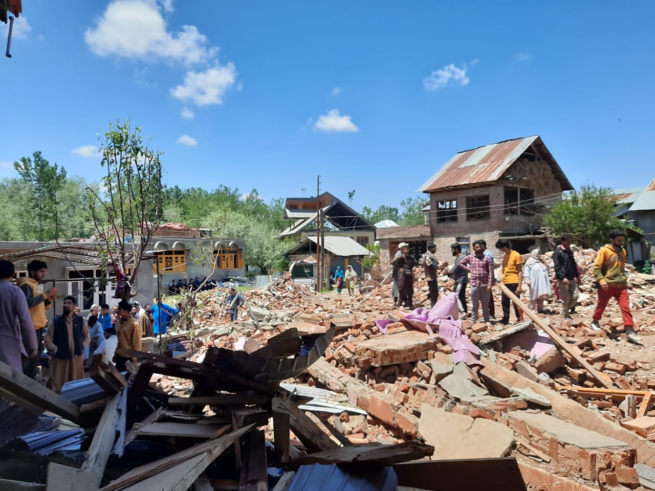 Villagers at the encounter site | Photo: Azaan Javaid | ThePrint