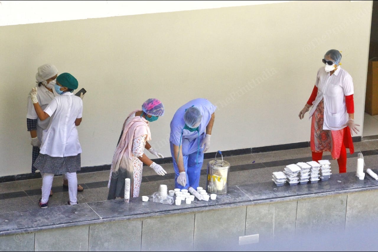 Food distribution at the quarantine centre 