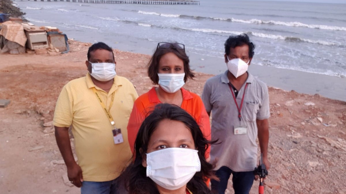 Barkha Dutt and the team that's criss-crossing the country with her | Photo; Twitter | @BDUTT