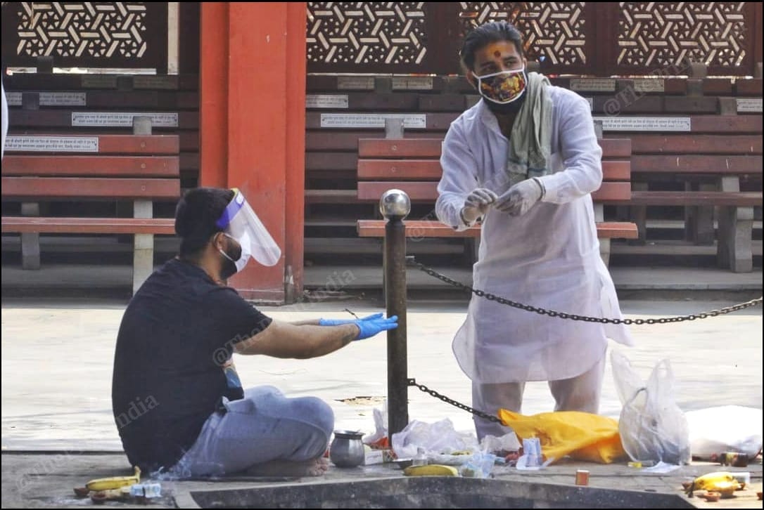 A cremation in progress | Praveen Jain | ThePrint