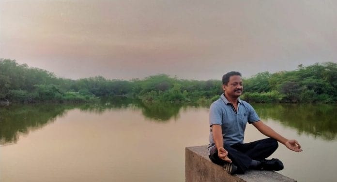 IAS officer Manoj Parida in the controversial Twitter image | Twitter | @manuparida1