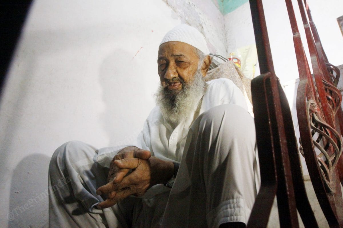 The elderly man was brought to the Rajiv Gandhi Super Speciality Hospital | Photo: Praveen Jain | ThePrint