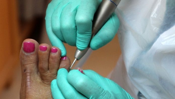 A pedicure under way | NeedPix