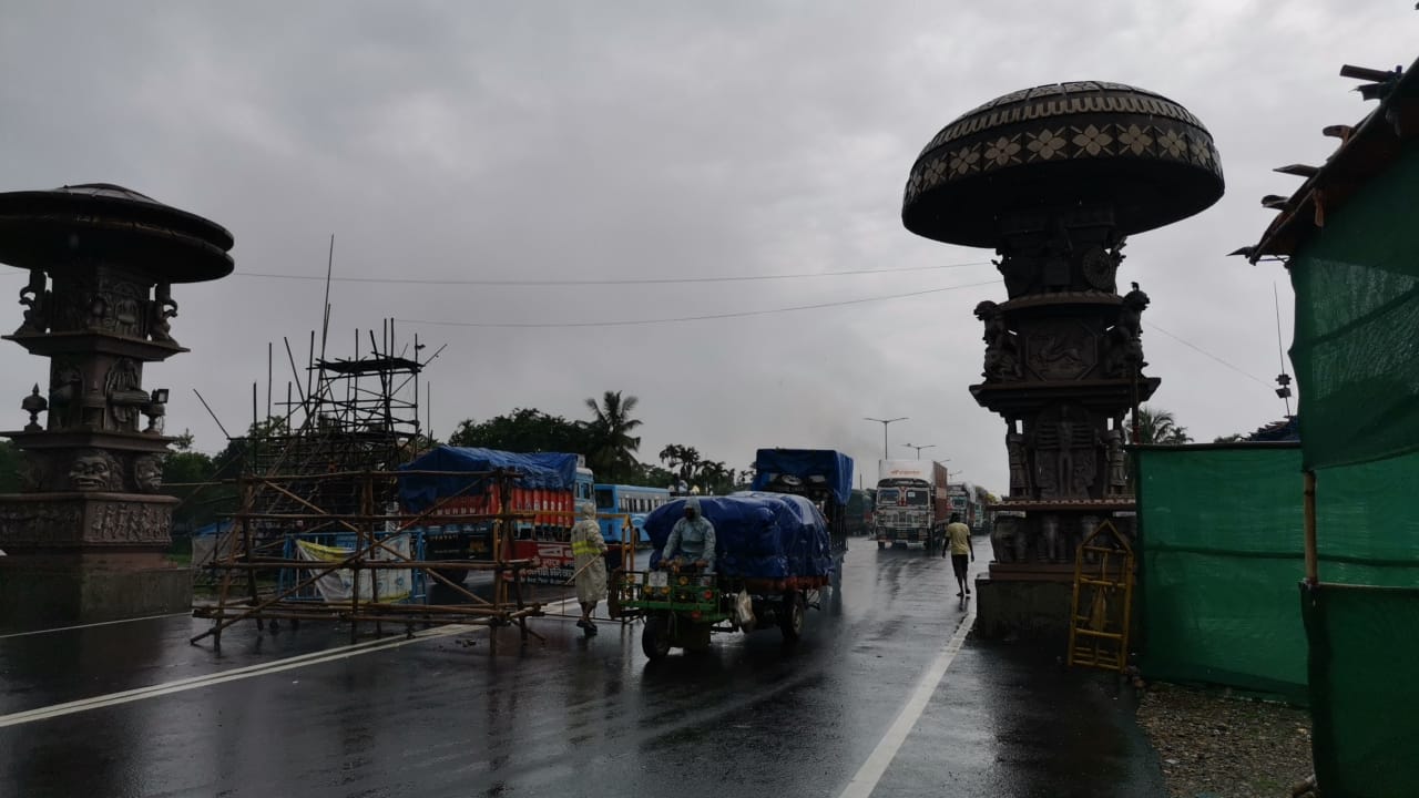 At the peak of the influx in May, 1,800 people would pass through the Chagolia gate between Assam and West Bengal. | Photo: Angana Chakrabarti/ThePrint