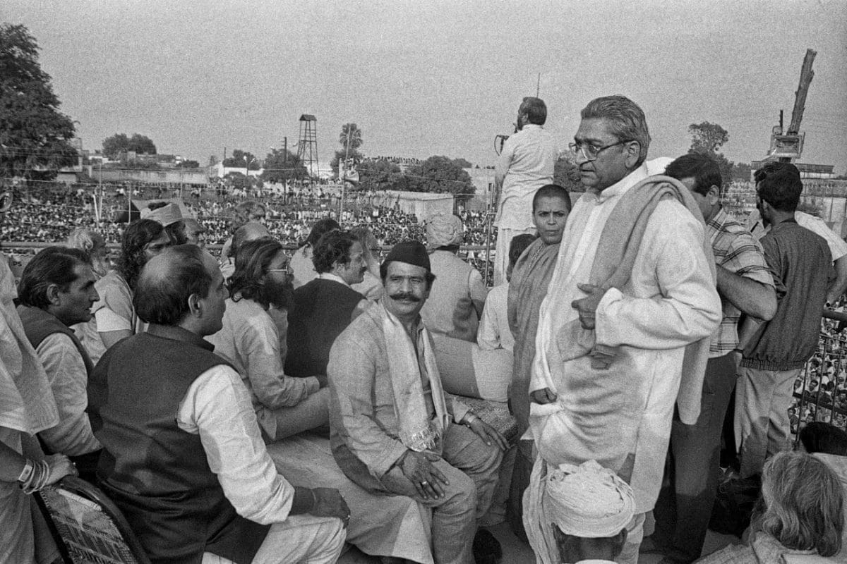 At the Ram Katha Kunj Vishva Hindu Parishad leader Ashok Singhal meets current Defence minister Rajnath Singh (at the left corner) | Photo: Praveen Jain | ThePrint