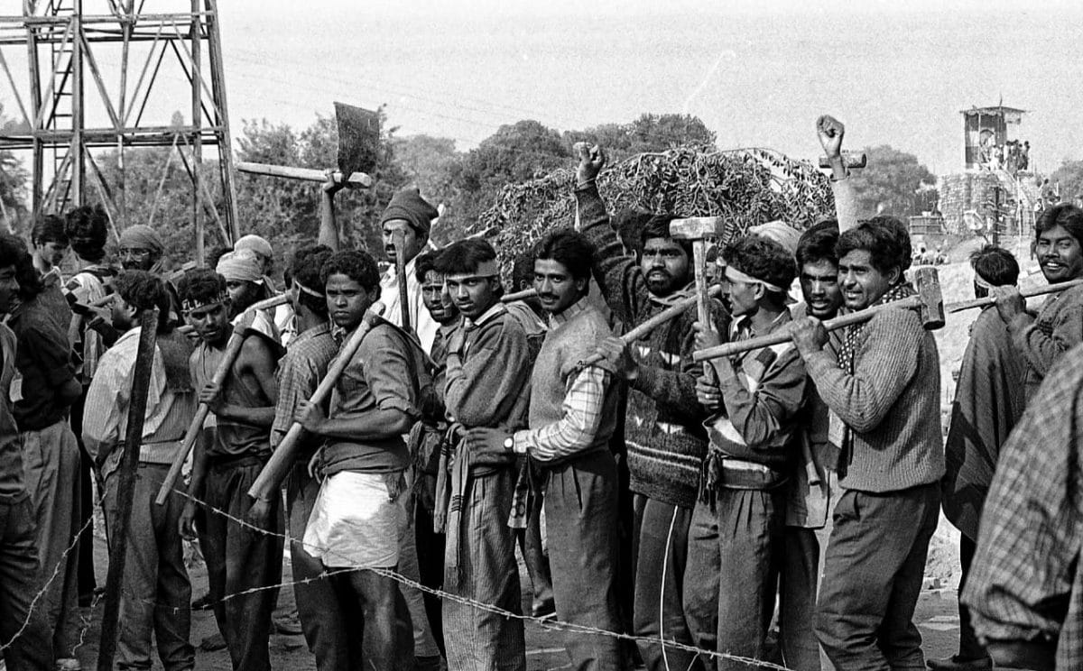 Kar Sevaks stand in queue with tools on 5th of December before the Babri Masjid demolition | Photo: Praveen Jain | ThePrint