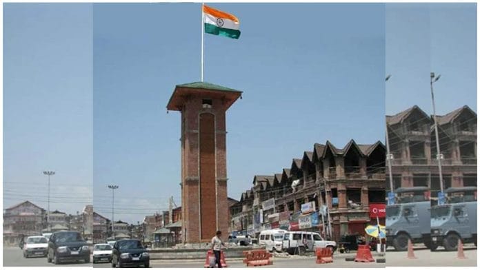 This photo was widely circulated on Twitter on Independence Day | Kapil Mishra | Twitter