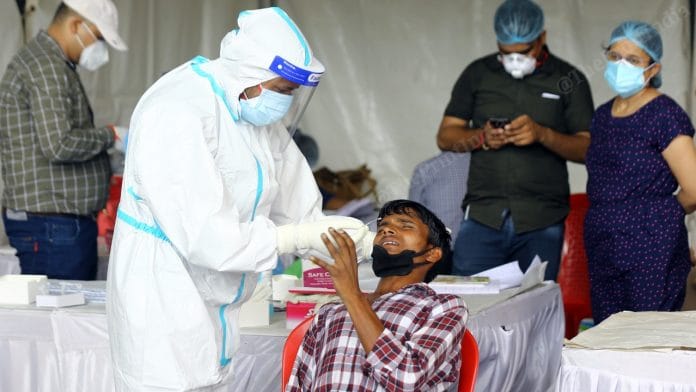 (Representative image) Migrants returning to Delhi being tested | Photo: Suraj Singh Bisht | ThePrint