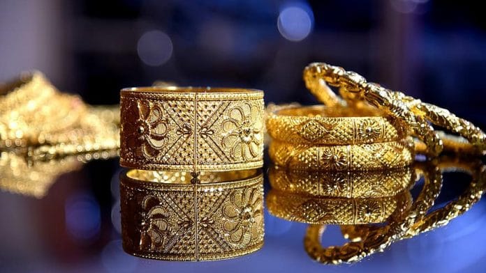 Gold bangles | pikist.com