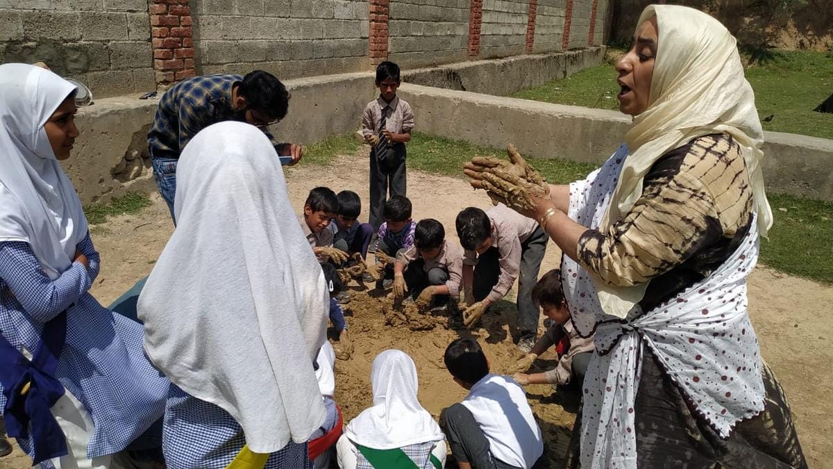 Roohi Sultana (extreme left) with her students | By special arrangement