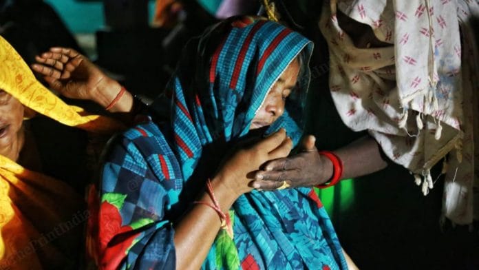 The victim's mother could not see her one last time, after waiting for the body for hours | Photo: Manisha Mondal | ThePrint