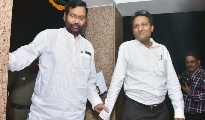 Ram Vilas Paswan with ThePrint's Praveen Jain in 2018 | By special arrangement