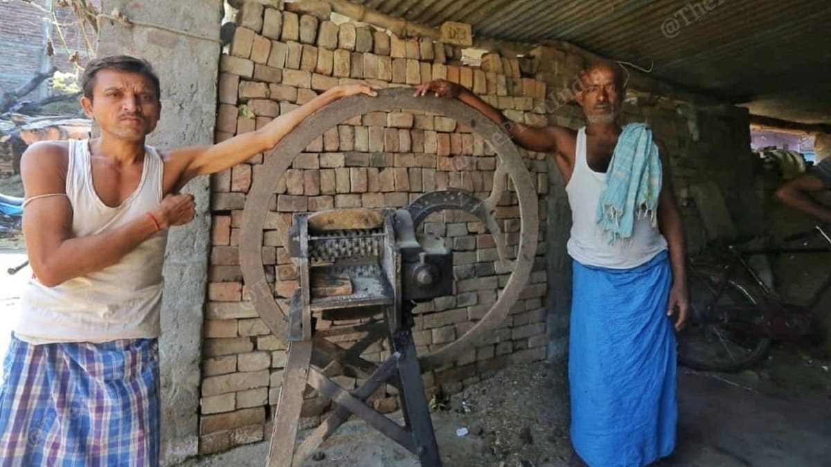 Akash Yadav (left) and Karu Yadav in Kalyan Bigha. | Photo: Praveen Jain/ThePrint