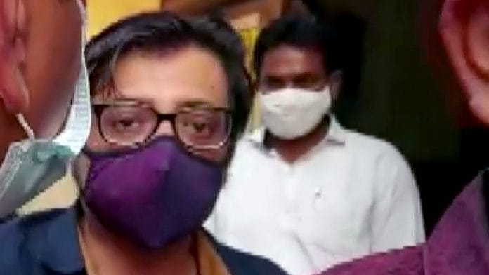 Republic TV Editor-in-Chief Arnab Goswami at a Raigad court Wednesday | Photo: ANI