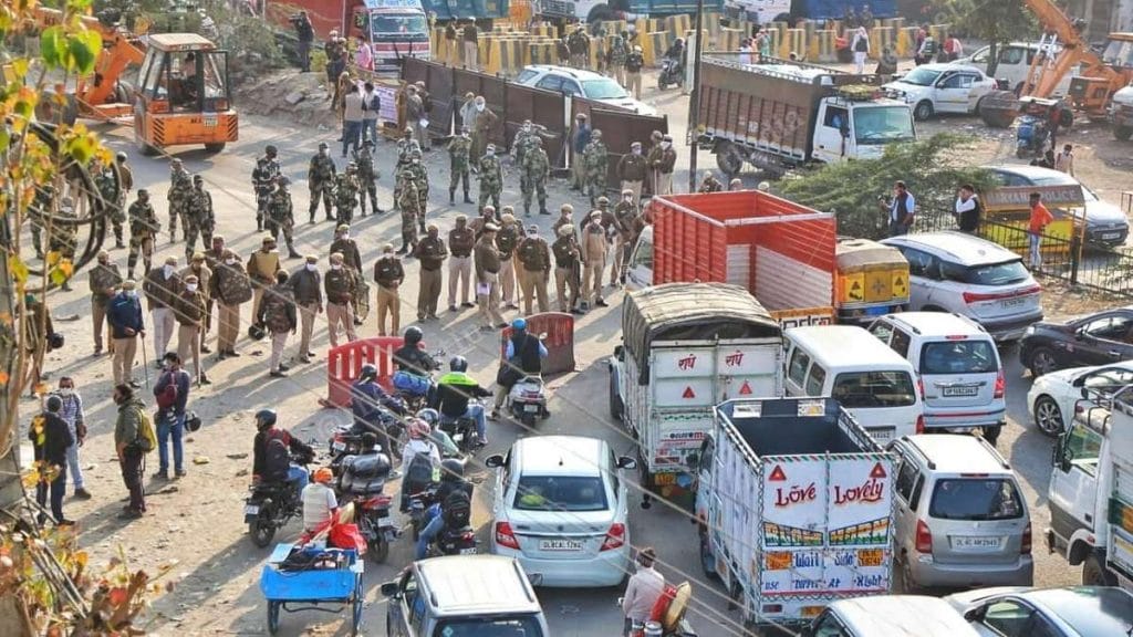 Vehicles to and from Delhi were stopped at Singhu border after 2 pm, after being allowed after checking earlier in the day | Photo: Manisha Mondal | ThePrint
