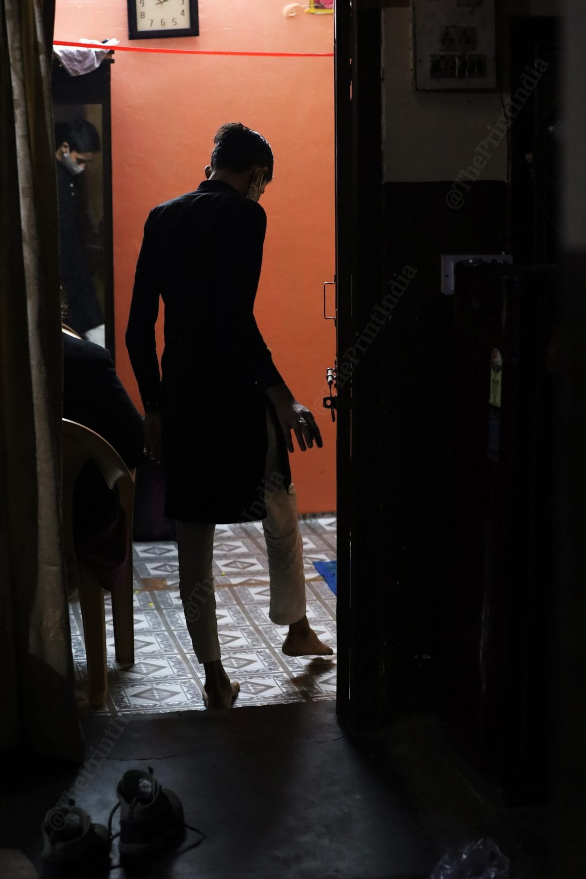 He tries not to put pressure on his foot | Photo: Manisha Mondal | ThePrint