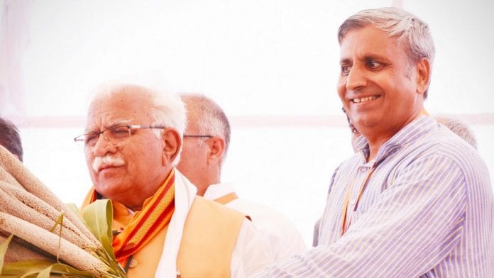 Haryana Agriculture Minister Jai Parkash Dalal (right) with CM Manohar Lal Khattar | Photo: Facebook | Jai Parkash Dalal