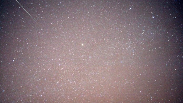 A Geminid meteor in 2007 | Wikimedia commons