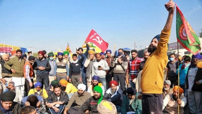 File image of farmers protesting at the Singhu Border between Delhi and Haryana | Photo: Manisha Mondal | ThePrint
