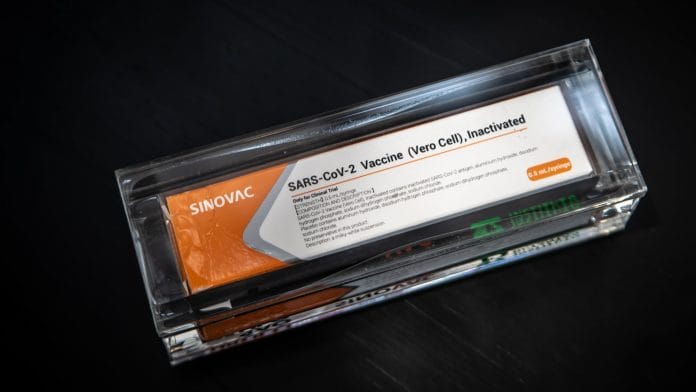 A box of Sinovac Biotech Ltd. SARS-CoV-2 vaccine in Sao Paulo, Brazil | Photo: Jonne Roriz | Bloomberg