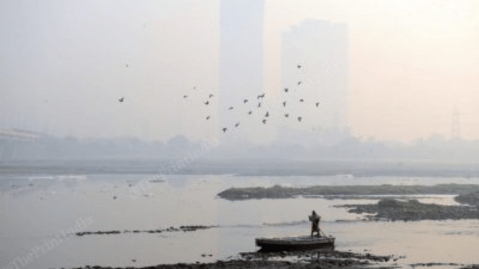 Smog fills the air around the Yamuna in Delhi-NCR | Photo: Suraj Singh Bisht | ThePrint