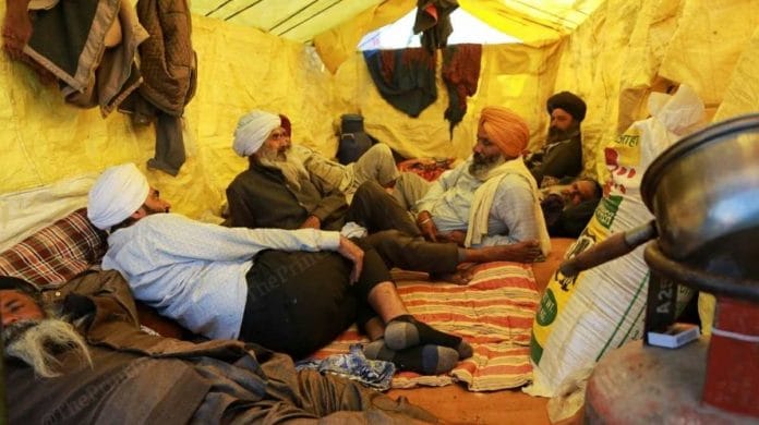 Farmers have turned their tractor-trolleys into makeshift homes at Delhi-Haryana border | Manisha Mondal | ThePrint