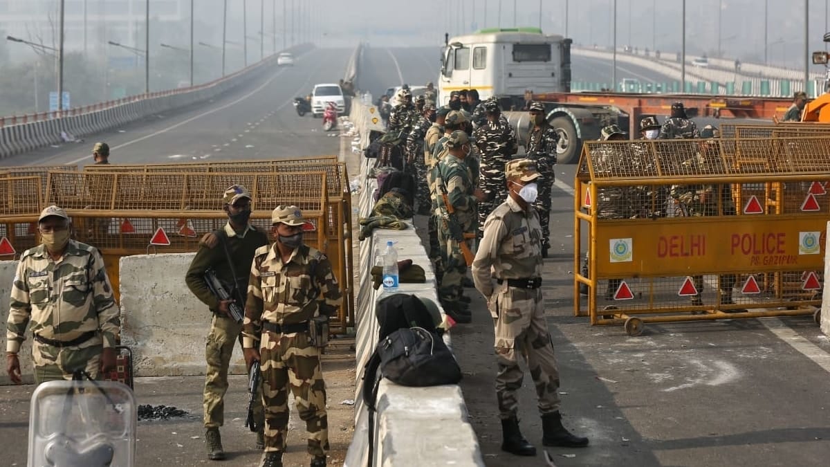 Security personnel at the Ghazipur border in the national capital on 8 December 2020 in view of Bharat Bandh. | Photo: Suraj Singh Bisht/ThePrint
