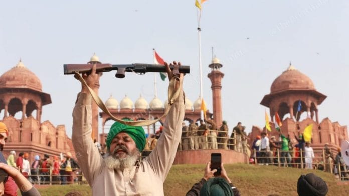 Protesting farmers stormed the Red Fort Tuesday | Photo: Suraj Singh Bisht | ThePrint