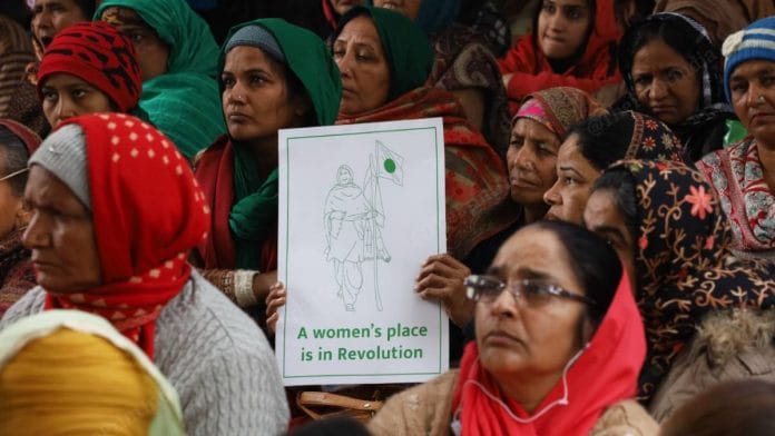 women at Singhu border