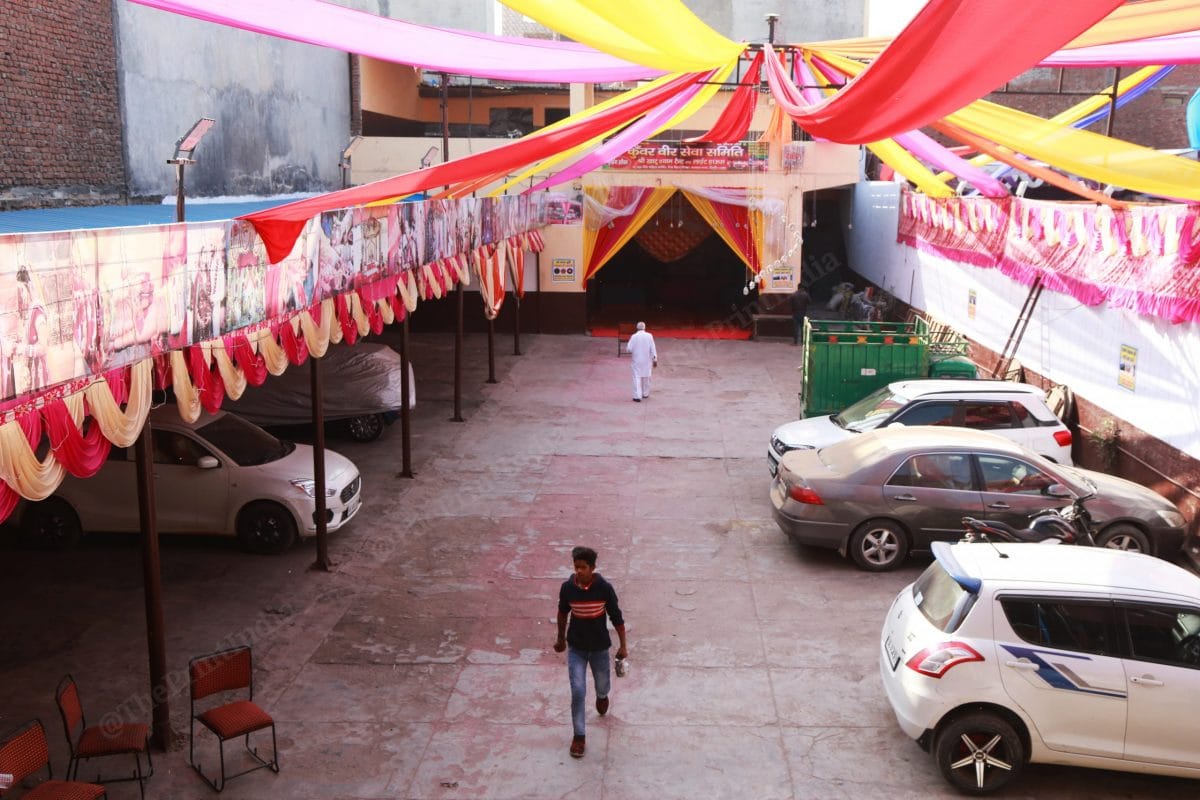 There are less numbers of cars parked in the space. The owner says not many people are eager to park the car because of the riots | Photo: Manisha Mondal | ThePrint
