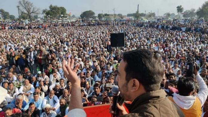 Jayant Chaudhary at a mahapanchayat in western UP | Twitter/@jayantrld