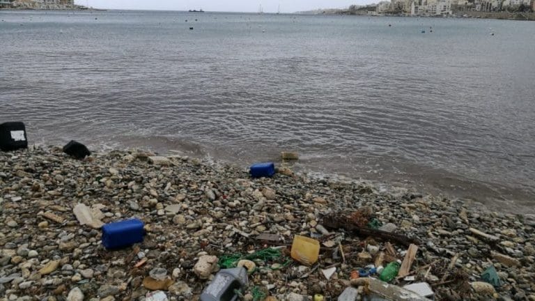How floating garbage ‘seabins’ can clean up our dying oceans