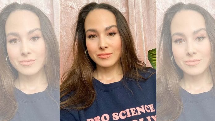 Kamala Harris' niece and bestselling author Meena Harris | Twitter | @meenaharris