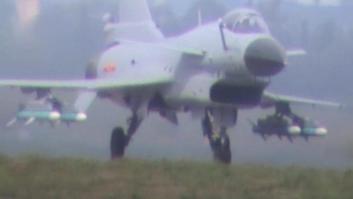 A J-10A armed with PL-12 AAMs. | Photo: sameerjoshi73.medium.com