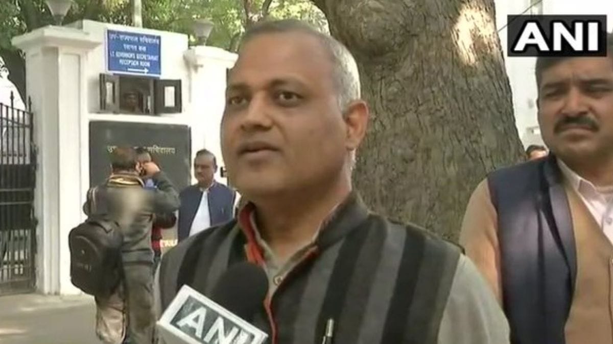 No victim depositions, mum eyewitnesses—ex-law minister Somnath Bharti’s acquittal in midnight raid case