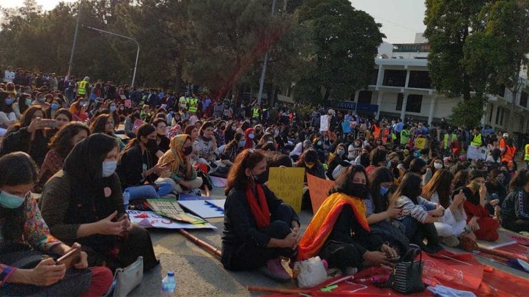 Aurat March scares men of Pakistan, like the men of Iran