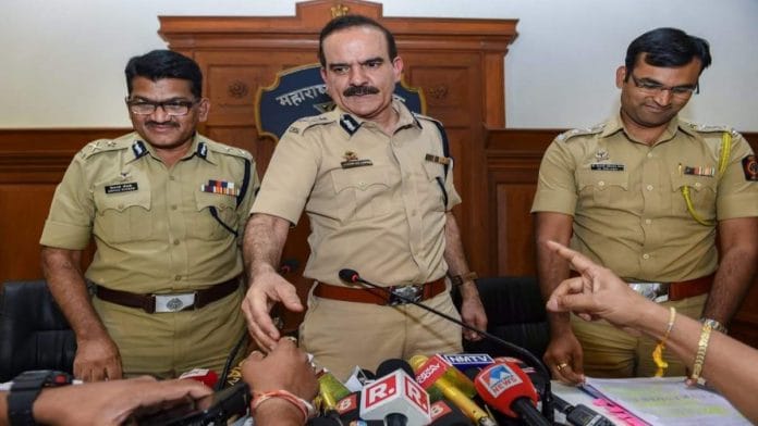 File image of former Mumbai police commissioner Param Bir Singh (centre) | PTI