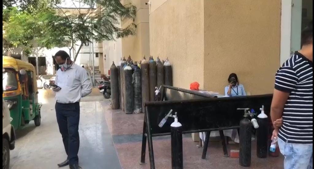 Outside Indore’s Super Speciality Hospital. | Photo: Revathi Krishnan/ThePrint