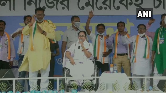 West Bengal Chief Minister Mamata Banerjee addresses a public meeting at Baduria | Twitter/ANI
