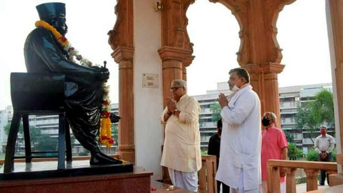 Newly-elected General Secretary of Rashtriya Swayamsevak Sangh (RSS) Dattatreya Hosabale pays tribute at Dr Hedgewar Smarak at RSS HQ, in Nagpur on 6 April 2021 | PTI